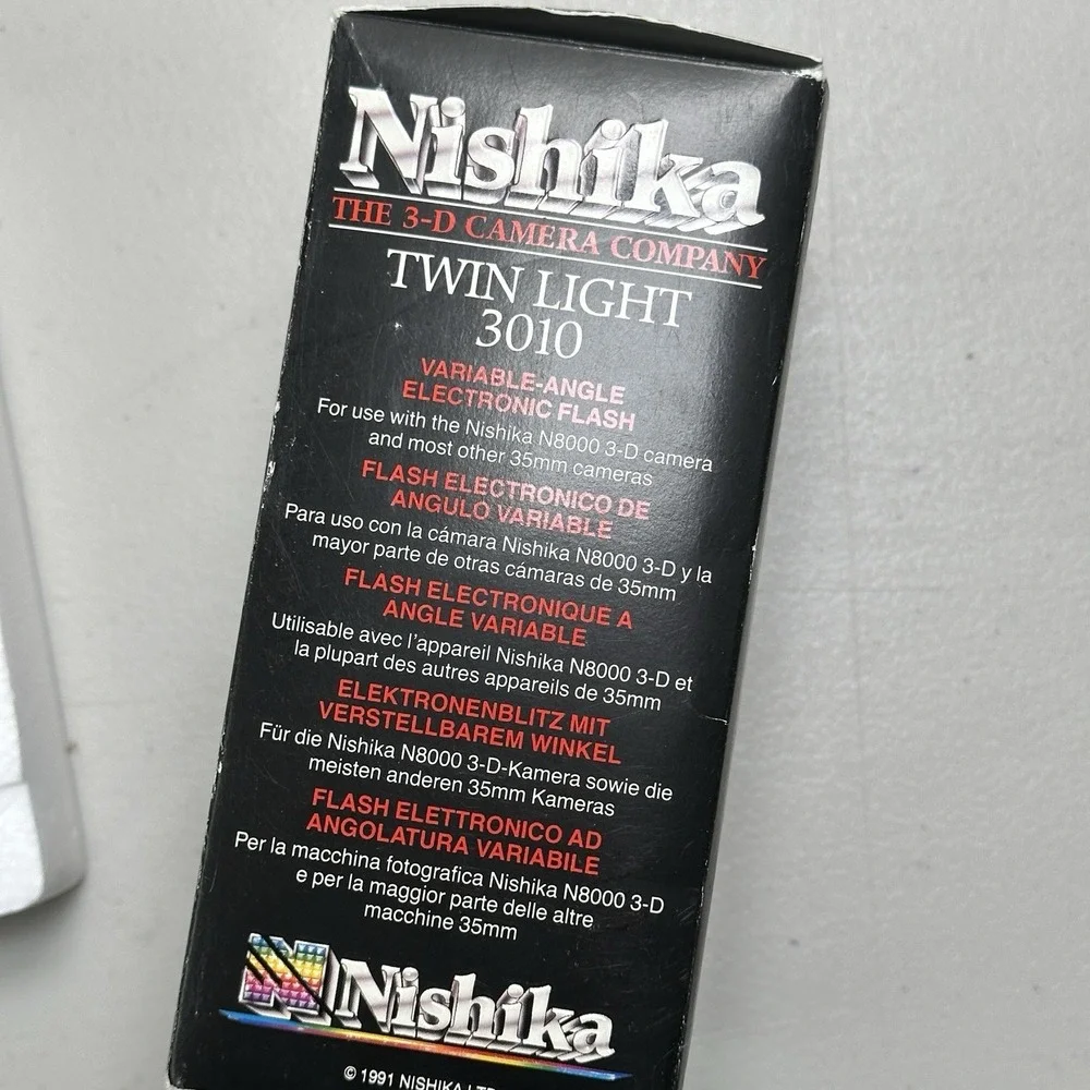 Nishika box flash